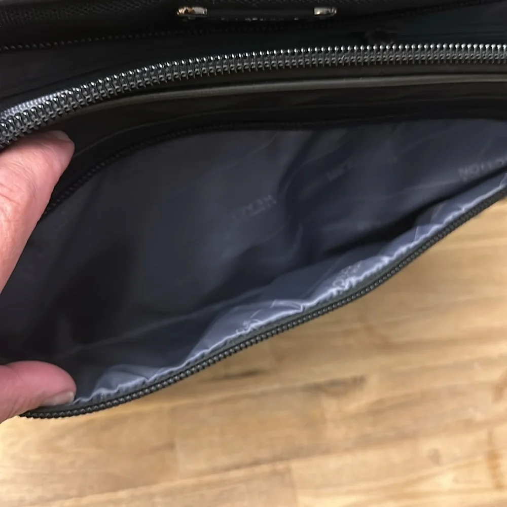 KENNETH COLE Reaction carry-on rolling luggage/laptop bag